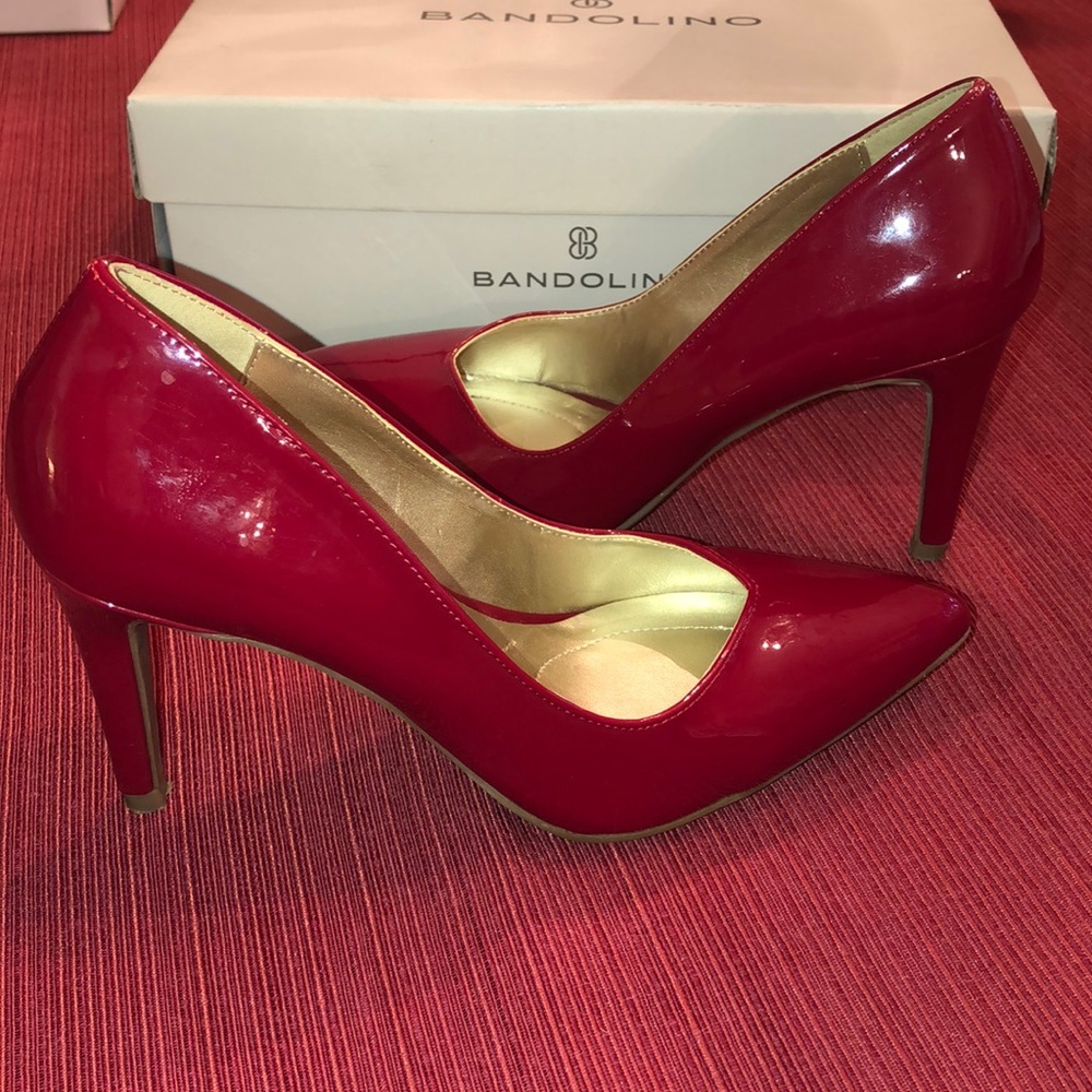 Bandolino Red Point Toe Heels in size 5.5M - Picture 1 of 11
